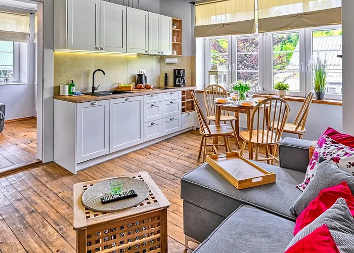 Strazacka, Sun & Snow *